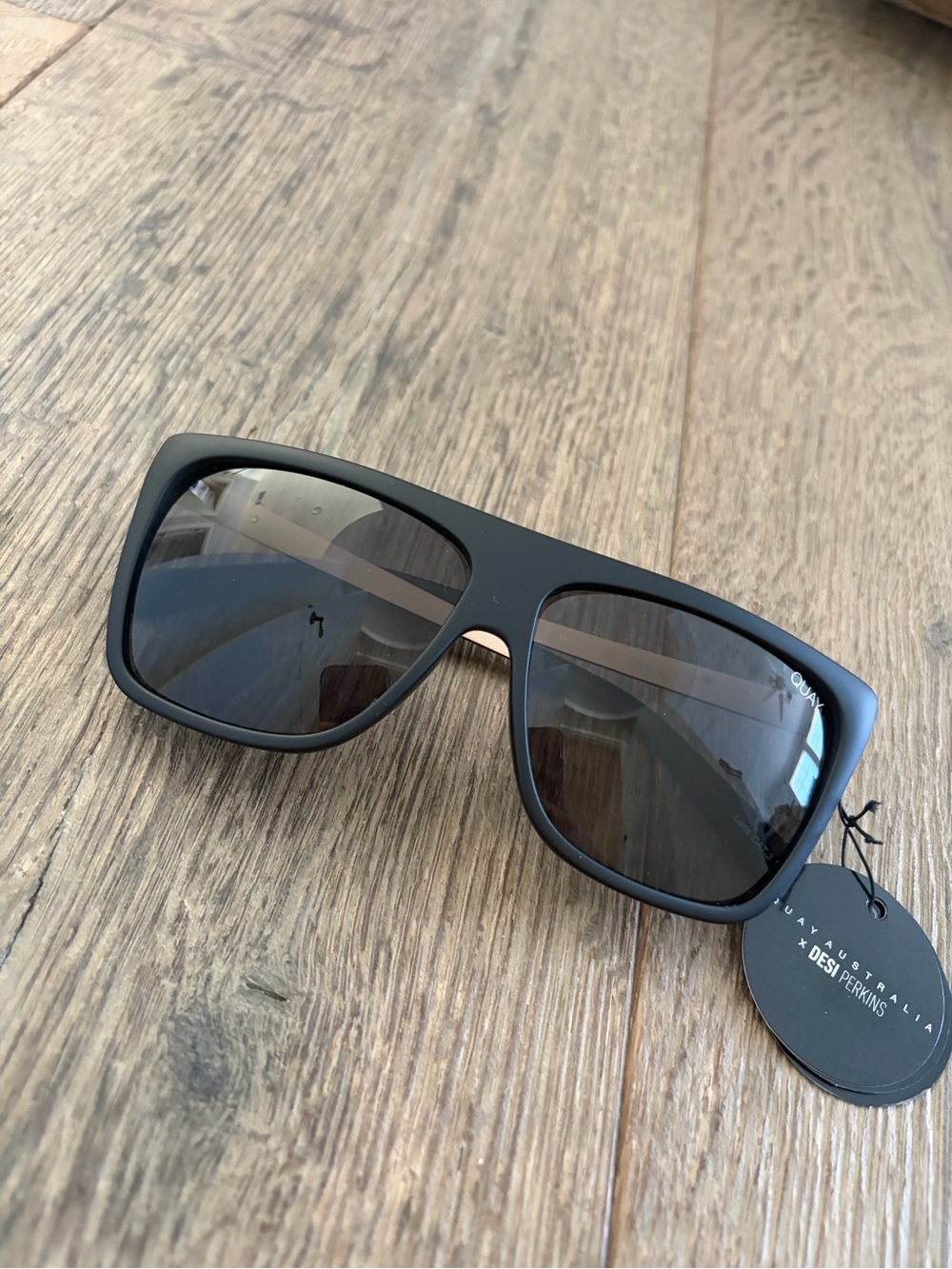 NWT Quay X Desi Perkins On The Low Square Sunglasses - Picture 3 of 5